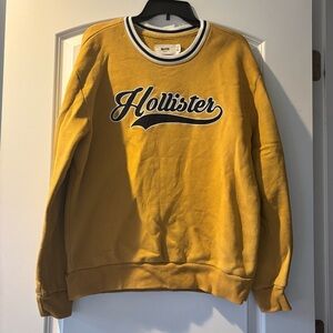 Hollister Men's Mustard Crewneck Sweatshirt